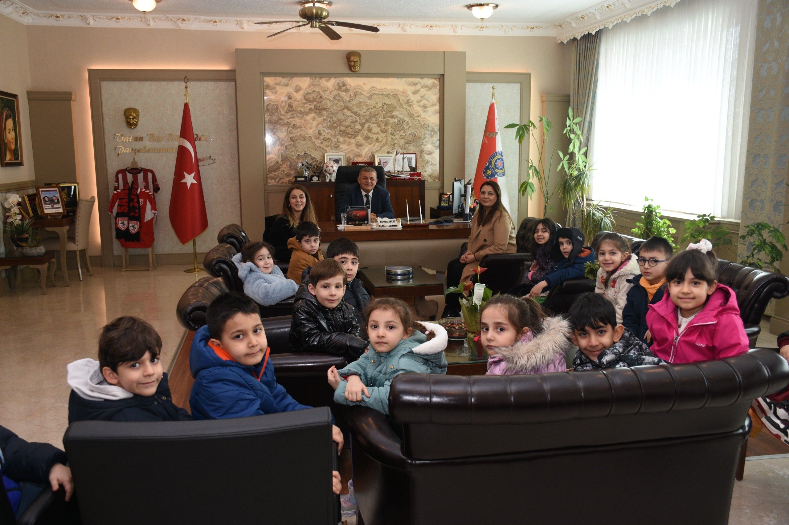 Miniklerden Polis Teşkilatına Anlamlı Ziyaret: 180. Yıla Özel Duygusal Anlar