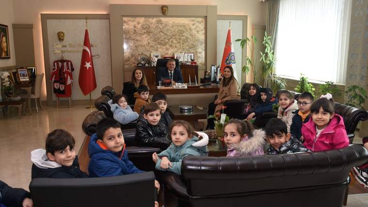 Miniklerden Polis Teşkilatına Anlamlı Ziyaret: 180. Yıla Özel Duygusal Anlar