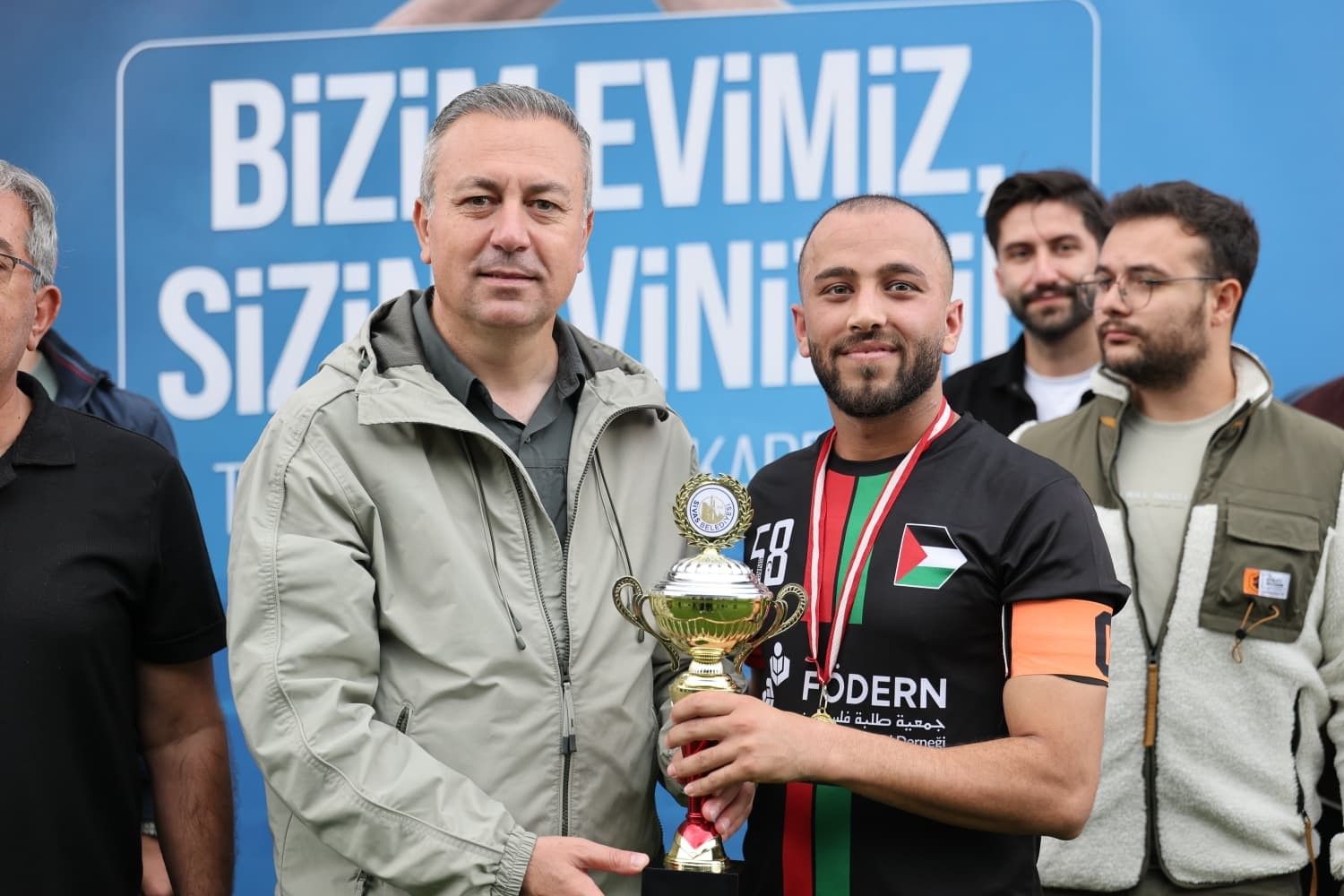 2-2: Sivas’ta Türk ve Filistinli futbolcular dostlukta buluştu