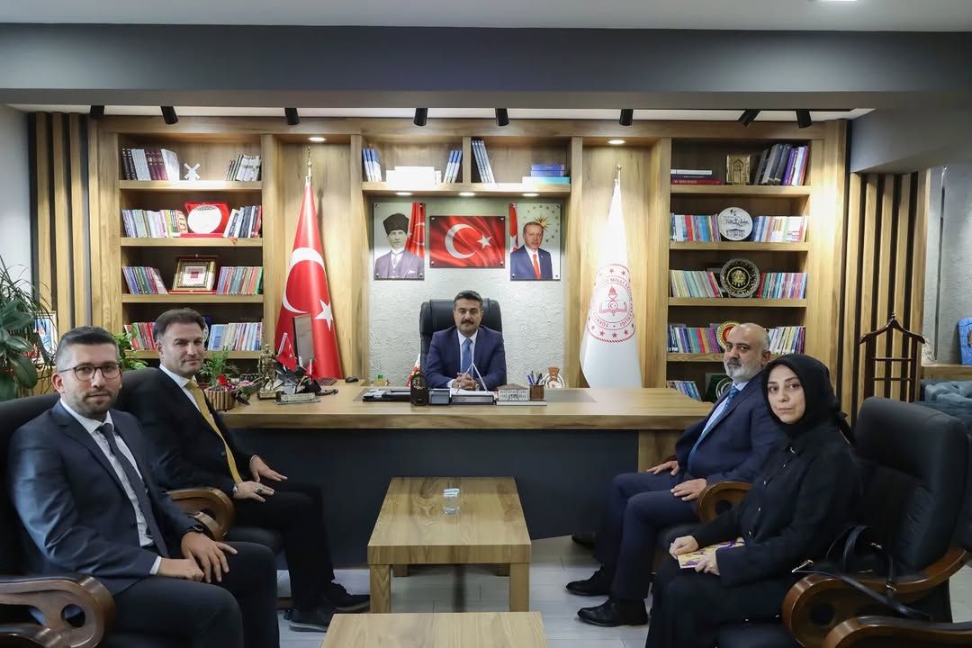 Şeyh Şamil Anaokulu Öğretmeninden Milli Eğitim Müdürüne Anlamlı Ziyaret