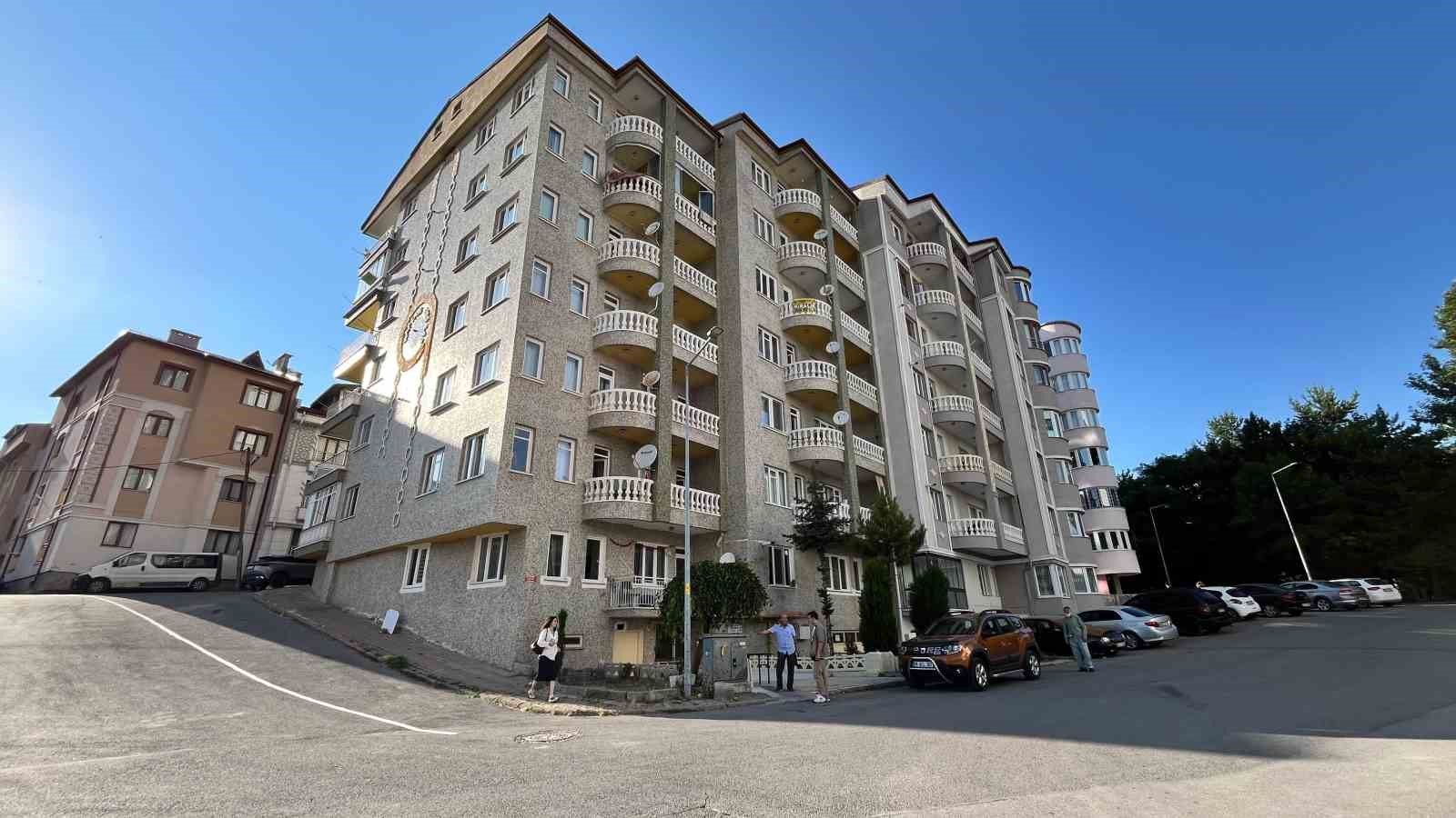 Sivas Çayyurt Mahallesi’nde yolun ortasına sınır çizgisi çekildi