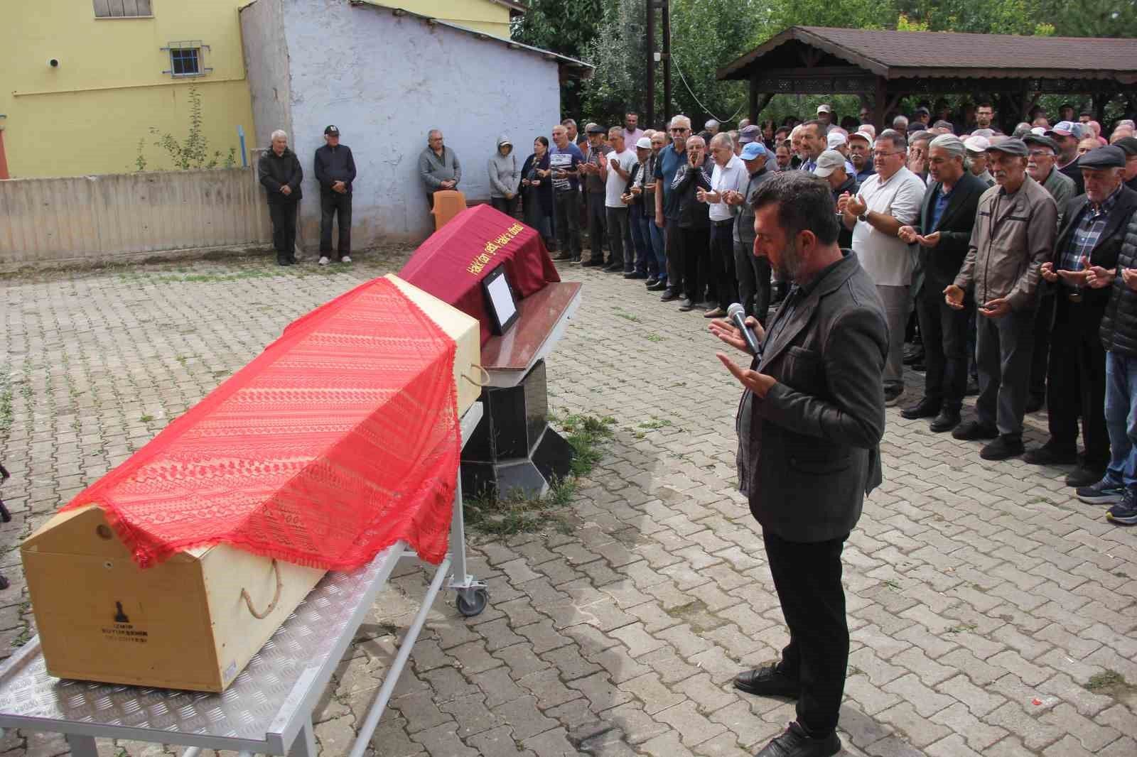 İzmir kazasında ölen Nuriye ve Rıfat Aygün Zara’da defnedildi