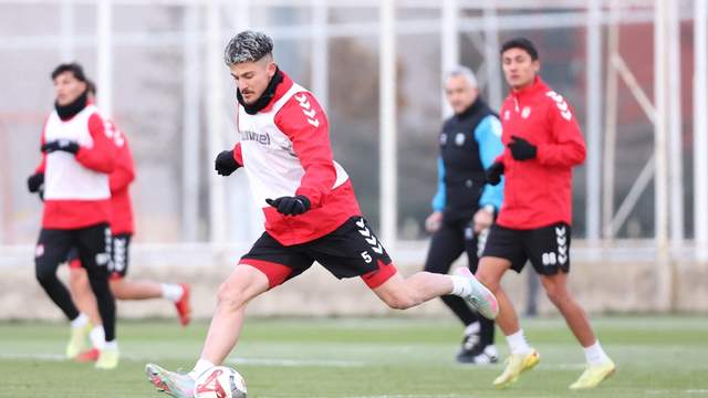 Sivasspor’da Bandırmaspor Mesaisi Başladı: Yiğidolar Sahaya İndi!