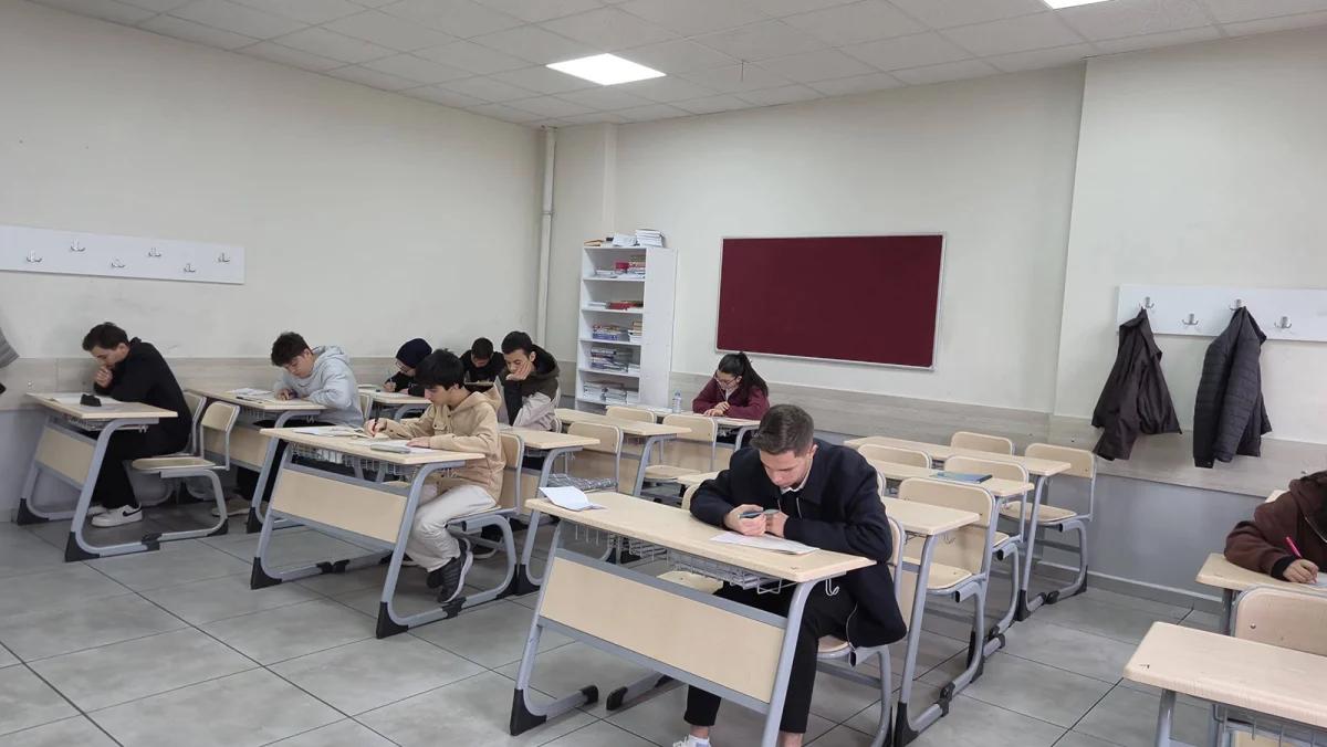 Ödüllü Bilgi Yarışmasına Rekor Katılım: 1455 Öğrenci Peygamber Efendimizin Hayatı İçin Yarıştı