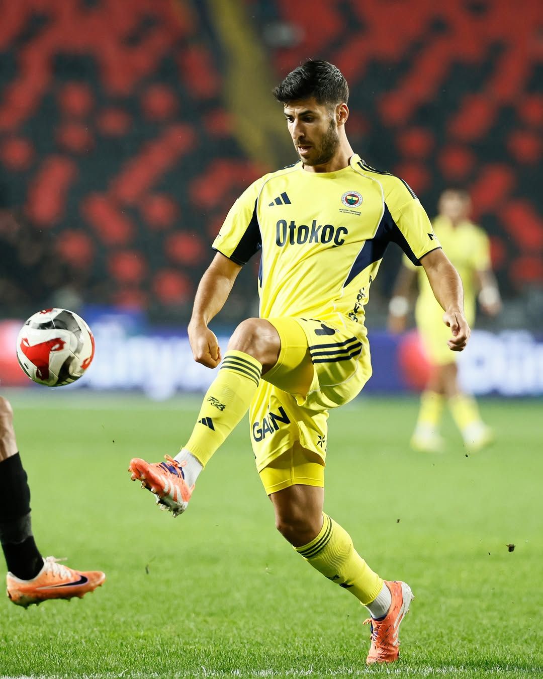 Fenerbahçe'nin Galatasaray Derbisi Analizi: Maçın Kritik Anları ve Performans Değerlendirmesi