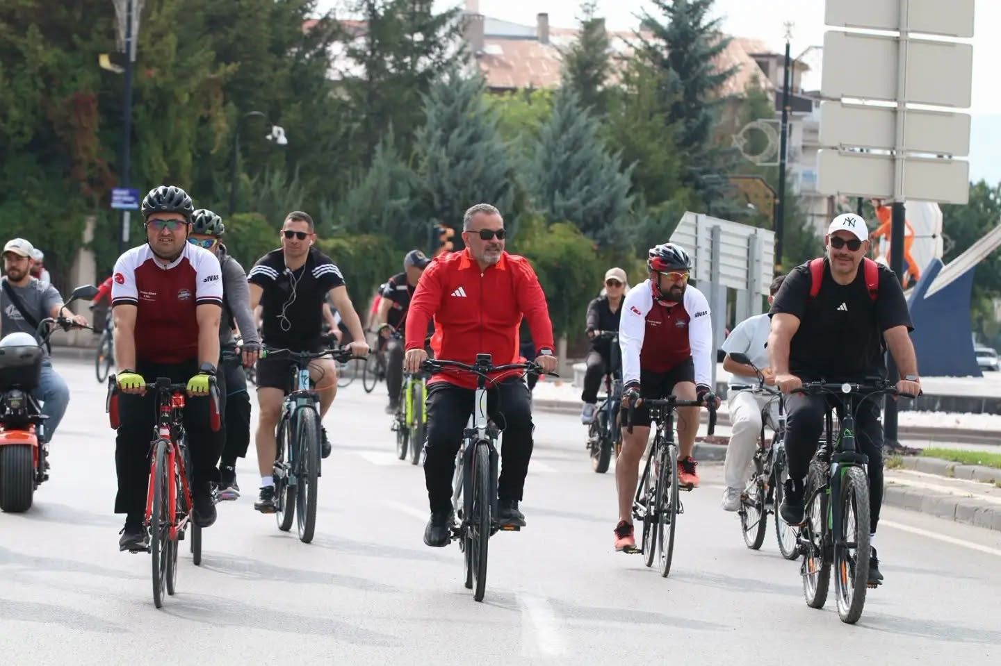 Sivas Sokaklarında Pedallar Bu kez Birlikte Çevrildi