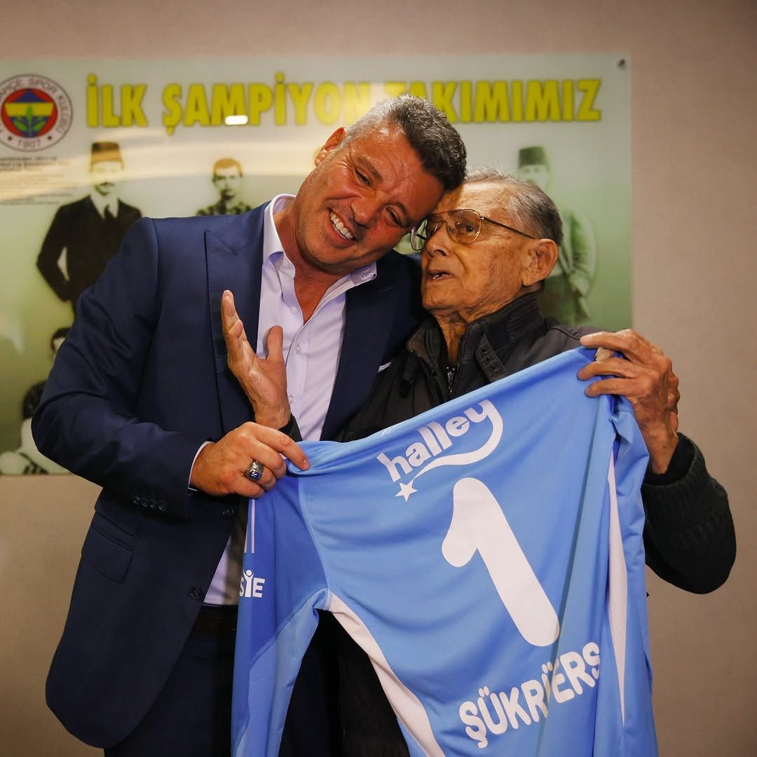 Fenerbahçe'nin Efsanesi Şükrü Ersoy, Nice Maçında Tribünlerdeki Heyecanını Paylaştı