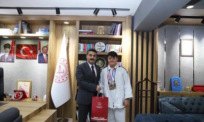 Sivaslı Genç Yetenek Yiğit Alp Çakır, Judoda Avrupa Şampiyonu Oldu