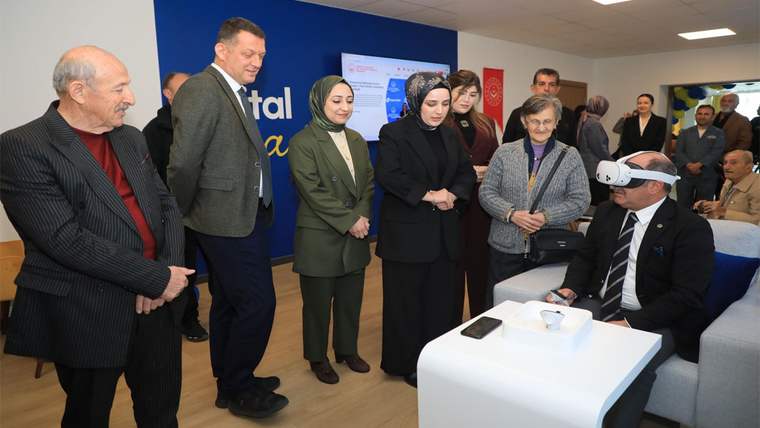 Alanya Huzurevi'nde "dijital bahar teknoloji odası" açılışı yapıldı - Birlik Haber Ajansı