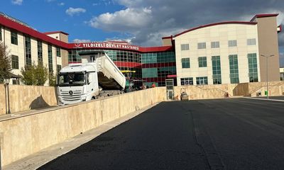 Sivas'ta Yıldızeli Devlet Hastanesi'ne Engelli Otoparkı ve Asfalt Çalışması