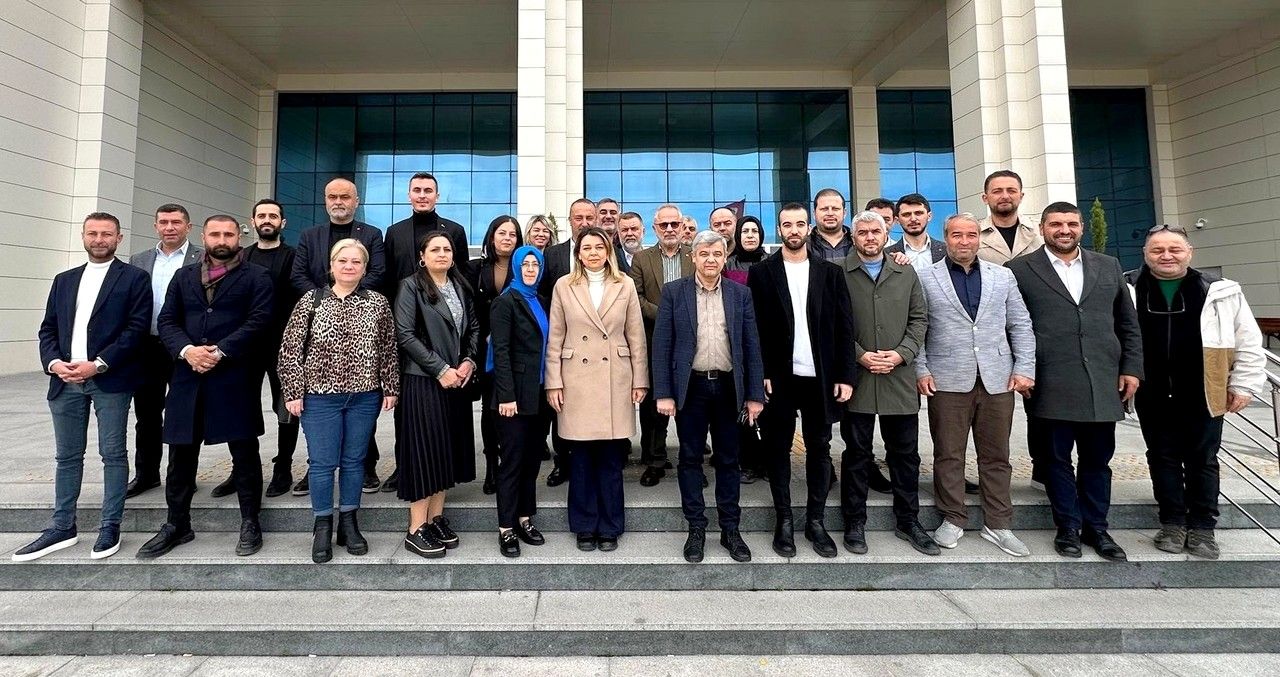 AK Parti Çanakkale İl Başkanı Göktürk mazbatasını aldı - Birlik Haber Ajansı