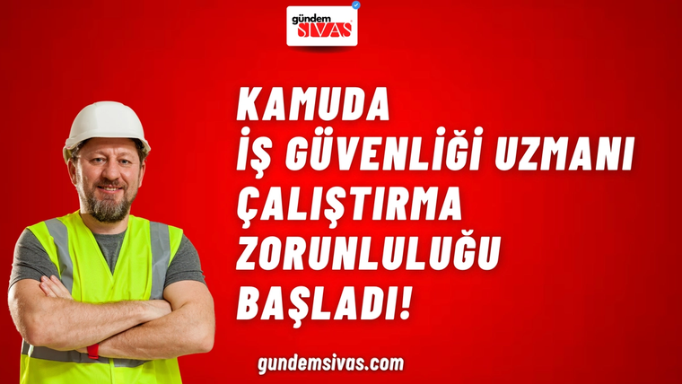 Beyaz kask ve yeşil yelek giymiş bir iş güvenliği uzmanı gülümsüyor.