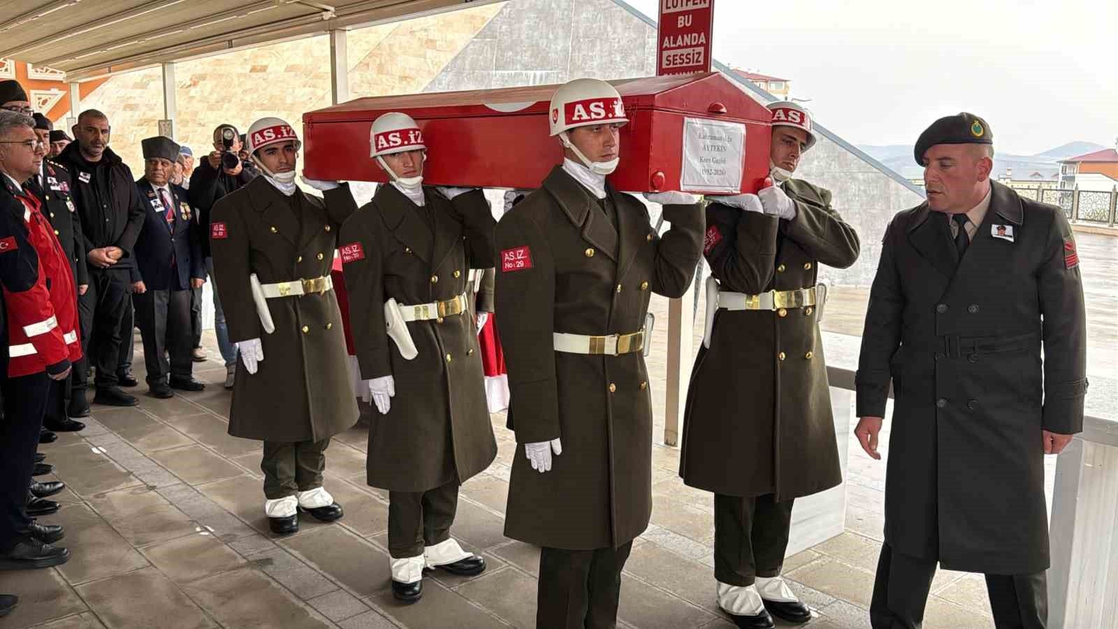94 yaşındaki Sivas’ın son Kore Gazisi son yolculuğuna uğurlandı