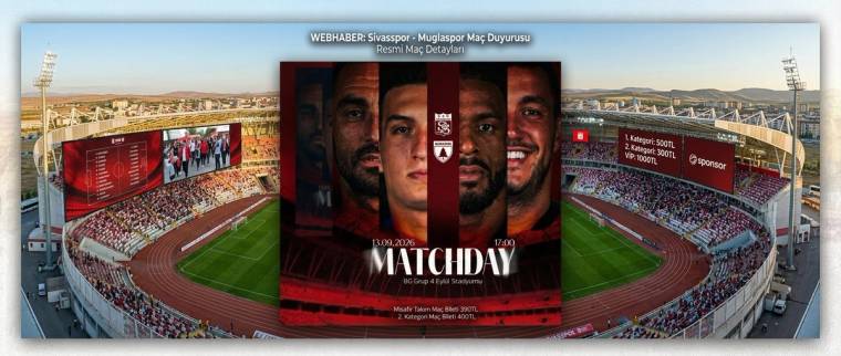 Kırmızı tribünlü futbol stadyumunun önünde, üç futbolcunun yer aldığı maç günü afişi bulunuyor.
