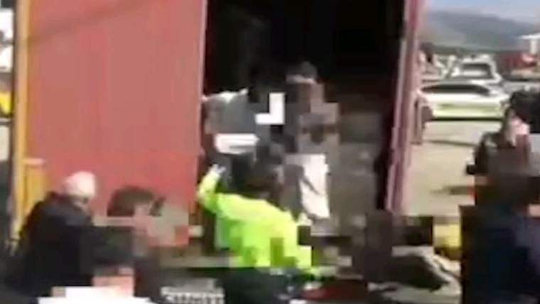 Sivas'ta Göçmen Kaçakçılığı Operasyonu: Tıbbi Malzeme Yüklü Tırdan 8 Göçmen Çıktı