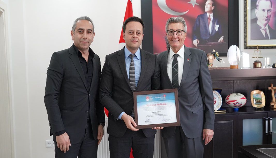 Isparta'ya büyük gurur: Ayhan Akbay'a fair-play ödülü - Birlik Haber Ajansı