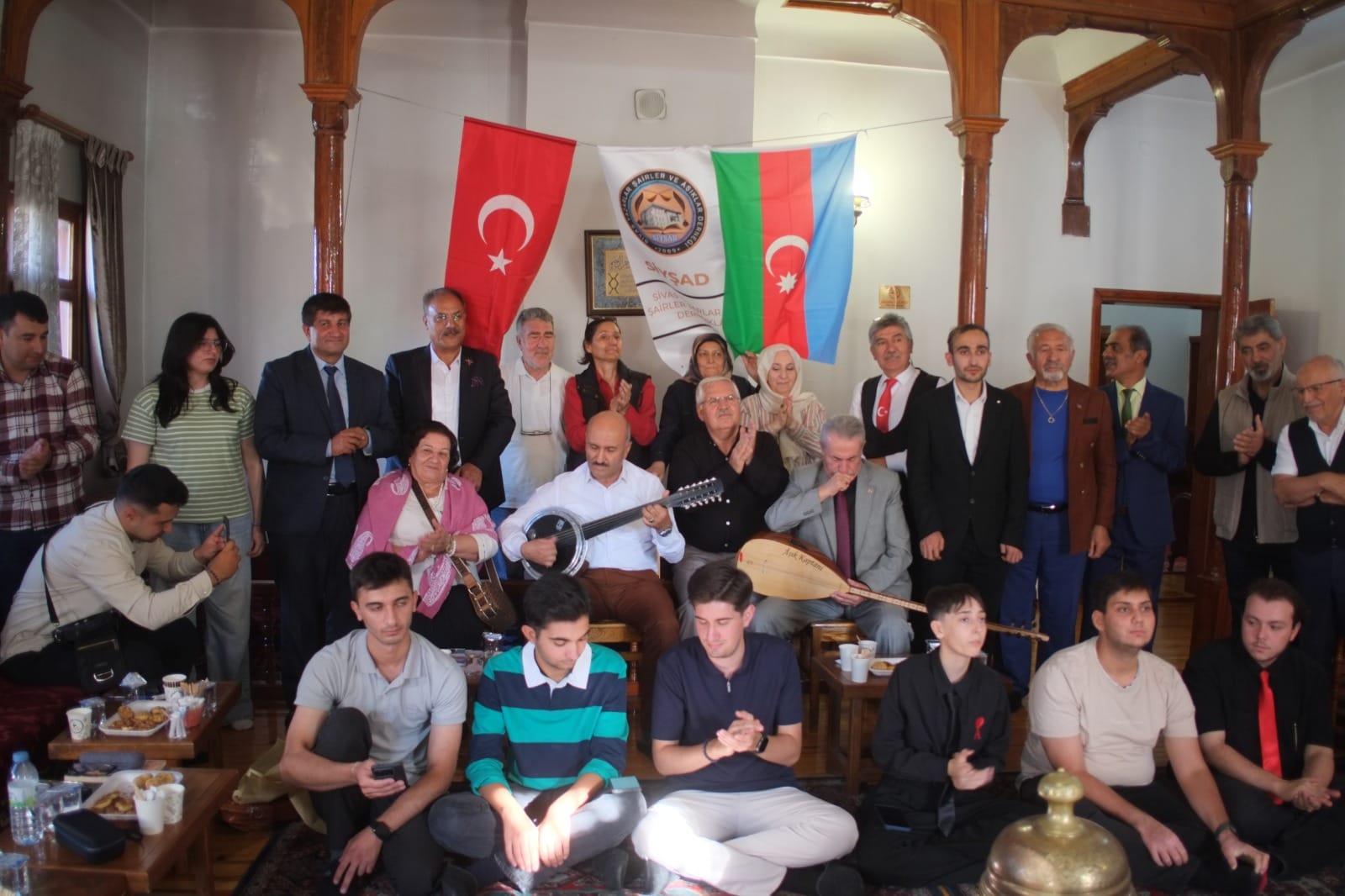Bakü-Tebriz-Sivas Buluşmasında Gönüller Bir Araya Geldi