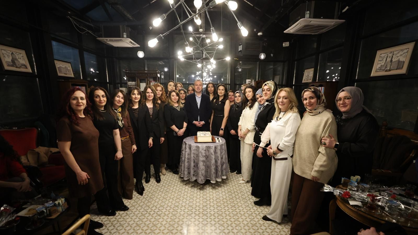 Sivas Okuyan Kadınlar Derneği’nden 8 Mart’ta Anlamlı Buluşma: Kitap Sevgisi ve Dayanışma Ön Plandaydı