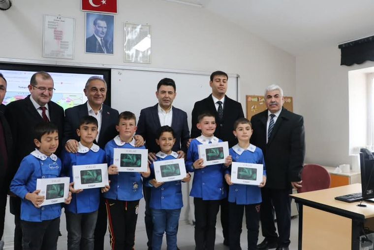 Osman Boyraz Gençlerin Gönlünde Taht Kuruyor: "Gelecek Türkiye’de İnşa Edilecek"