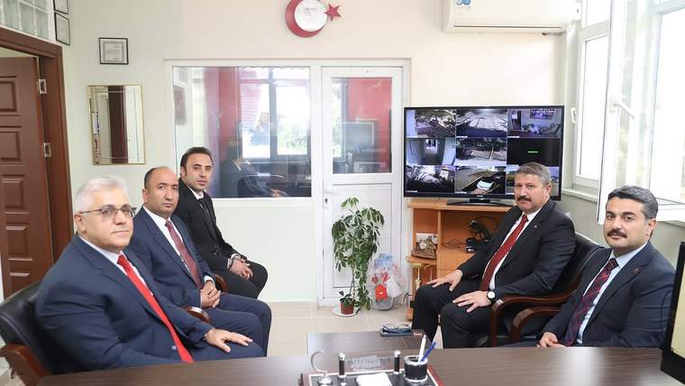 Divriği'de Eğitim İstikrarı: İl Müdürü Fatih Erdoğan İlçe Ziyaretinde Projeleri Değerlendirdi