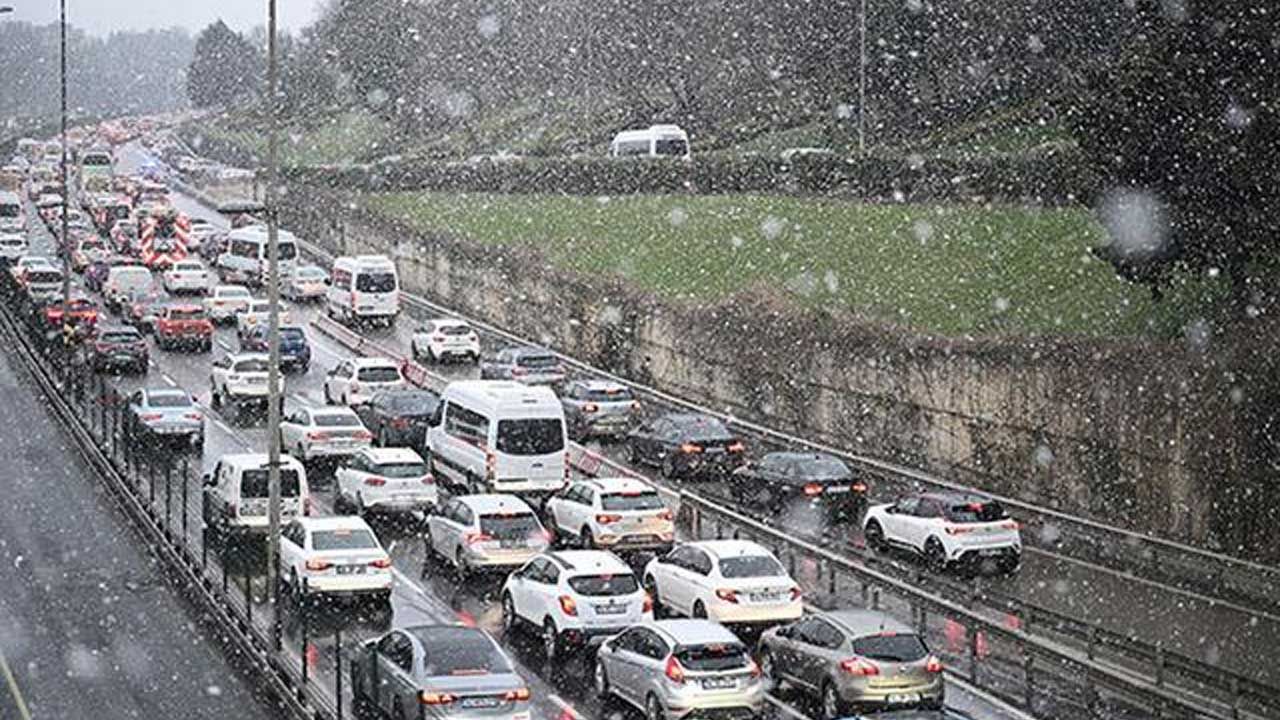 İstanbul’da kuvvetli kar yağışı başladı - Birlik Haber Ajansı
