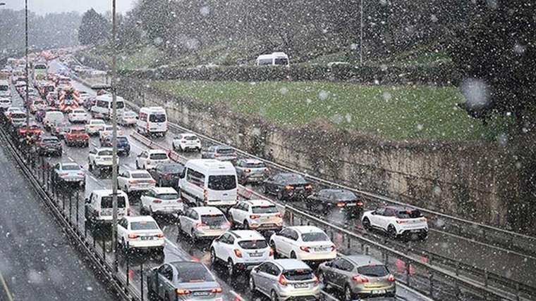 İstanbul’da kuvvetli kar yağışı başladı - Birlik Haber Ajansı
