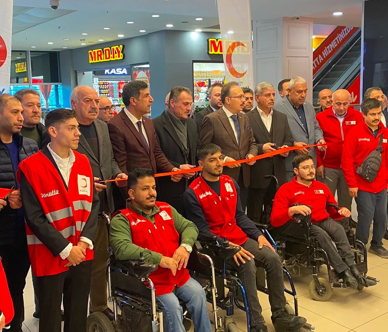 Siirt Valiliğinin öncülüğünde Kızılay kan bağışı hedefini aştı - Birlik Haber Ajansı