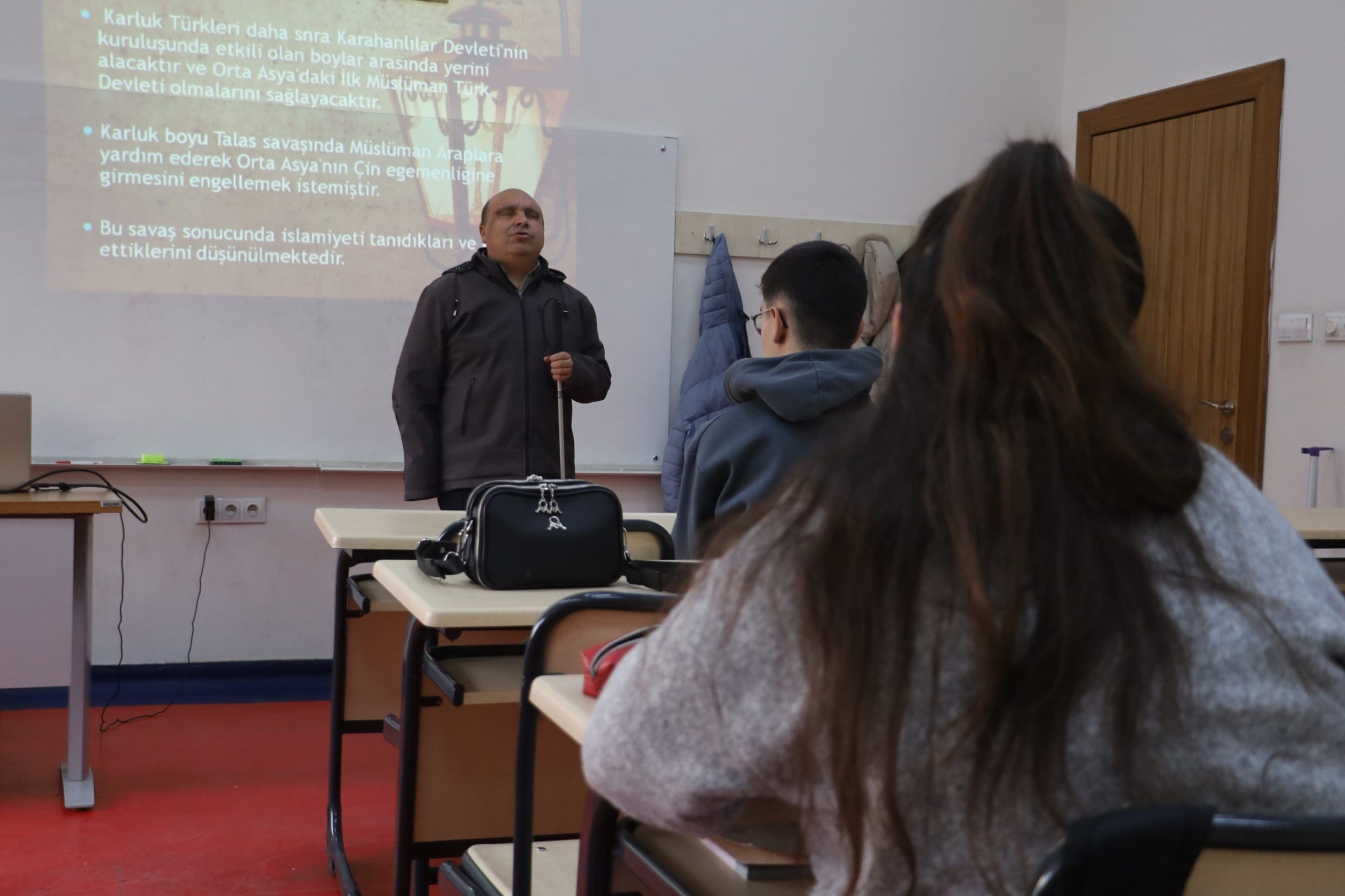 Gönül Teması: Sivas'taki Görme Engelli Öğretmenlerden Engelleri Kaldıran Başarı Hikayesi