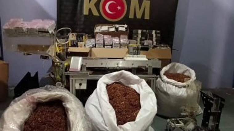 Kaçak Sigaraları Sararken Yakalandılar: Sivas’ta Depoya Baskın!