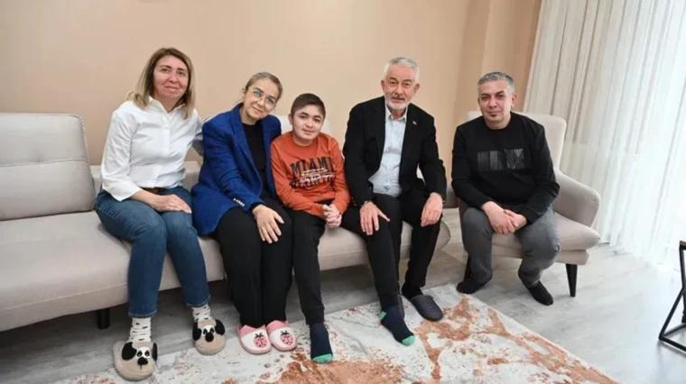 Isparta'da Başkan Başdeğirmen'in adını kullanıp Görkem Efe’ye destek isteyen dolandırıcılara dikkat - Birlik Haber Ajansı