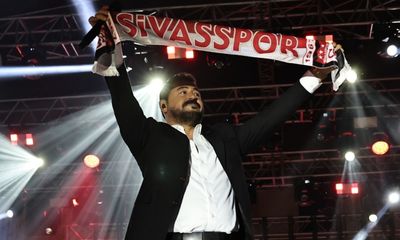 Sivas Kongresi'nin 106. Yıl Dönümü Coşkuyla Kutlandı: Serkan Kaya Sivas'ta Sahne Aldı