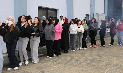 Nevruz Coşkusu: Ateş Üzerinden Atlayıp Halaylarla Baharı Karşıladılar