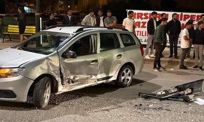 Zincirleme Trafik Kazası: Üç Araç Birbirine Girdi, 5 Kişi Yaralandı