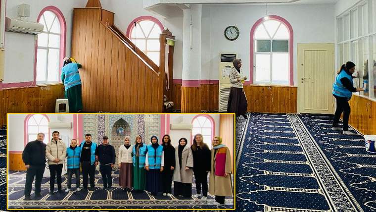 Bucak İlçe Müftülüğü ve KYK öğrencileri, Eyüp Sultan Camisi’ni temizledi - Birlik Haber Ajansı