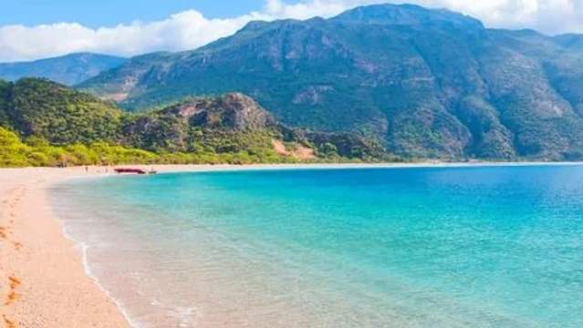 Bebekle Deniz Tatili Yapacaklara Uzmandan Önemli Tavsiyeler!