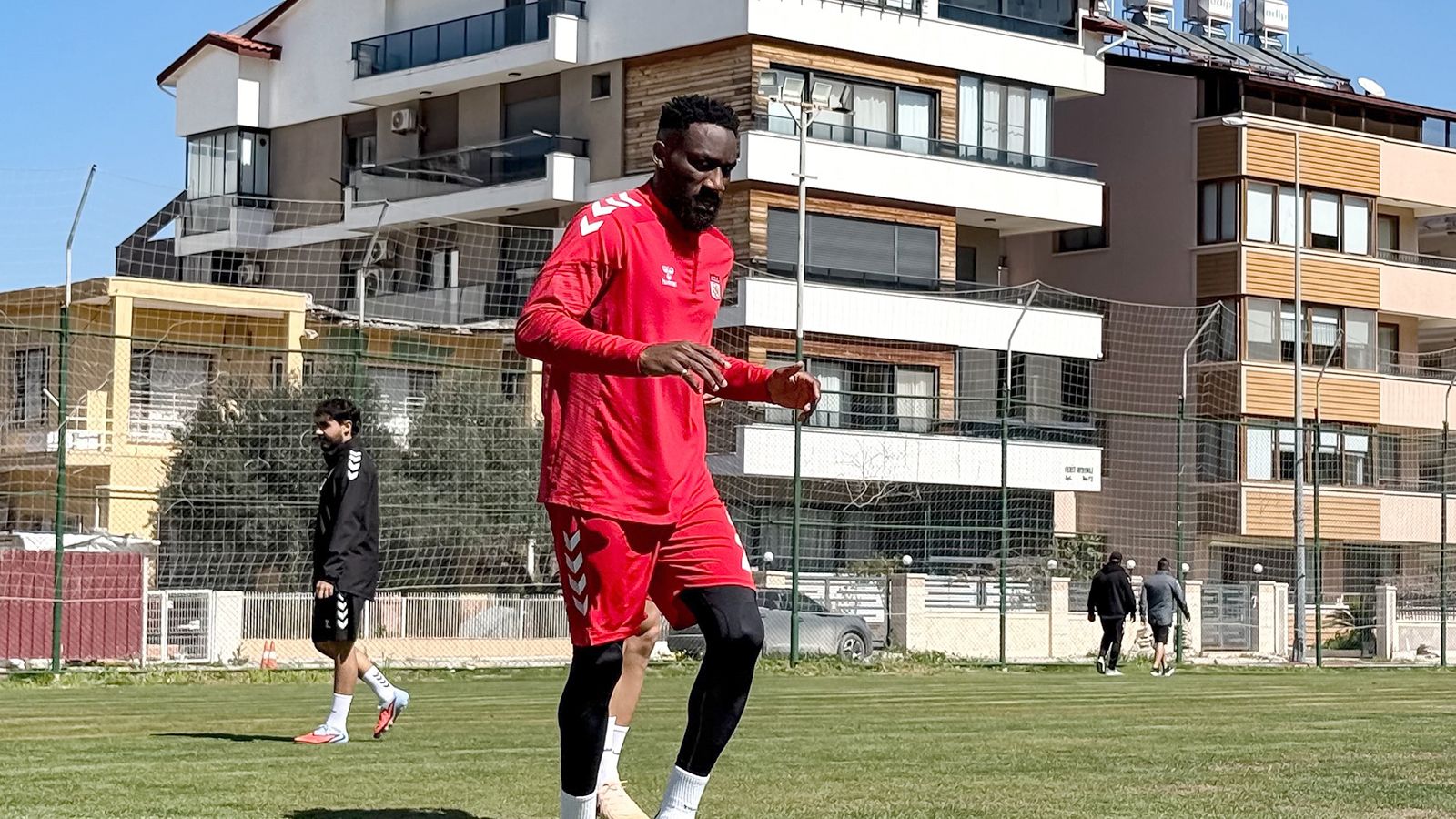 Sivasspor Hatayspor Deplasmanına Hazır: Yiğidolar Kritik Maç Öncesi Son Antrenmanı Tamamladı