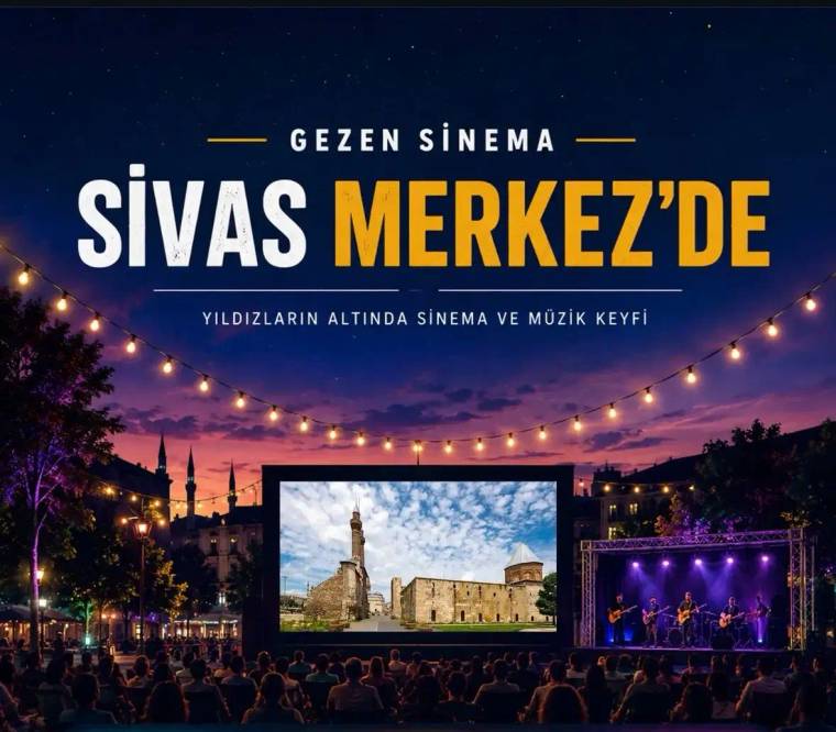Sivas Merkez'de bir konser alanı, sahnede müzisyenler ve arka planda tarihi bir yapı görünüyor.