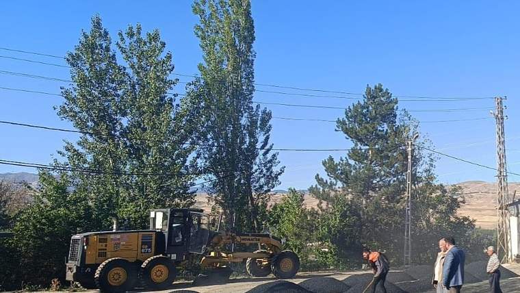 Sivas Suşehri'nde Aşağısarıca Köyü Yolları Asfaltlandı
