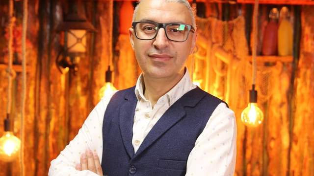 Dr. Öğr. Üyesi Kürşad ÖZKAYNAR Kimdir?