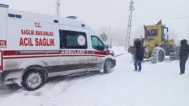 Sivas’ta Karla Mücadele Seferberliği: Hamile Kadın İçin Zamanla Yarışıldı