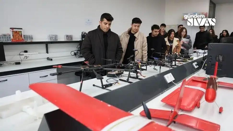 SBTÜ Geleceğin Liderlerini Ağırlıyor