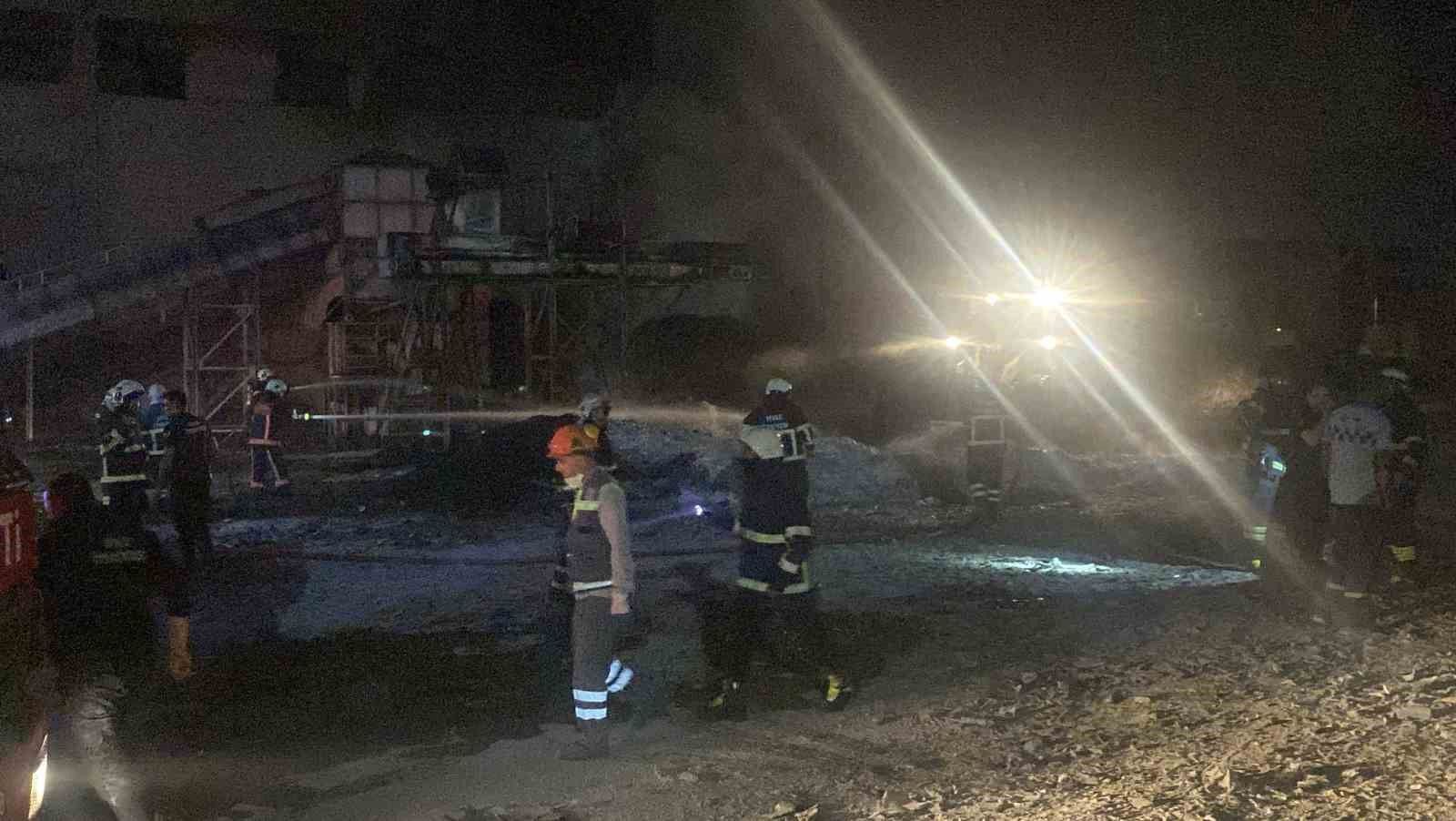 Yangın kontrol altına alındı, fabrikanın diğer bölümleri korundu