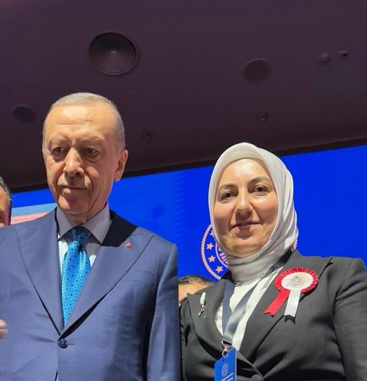 Ağrı'da yılın öğretmeni Özlem Çeçen