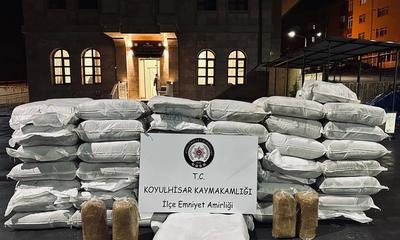 Sivas’ta D-100 Karayolu’nda Dev Kaçak Tütün Operasyonu: 1 Ton 337 Kilogram Kıyılmış Tütün Ele Geçirildi
