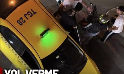 Şişli'de Taksi Şoförüyle Motosikletli Arasında Gergin Yol Verme Tartışması