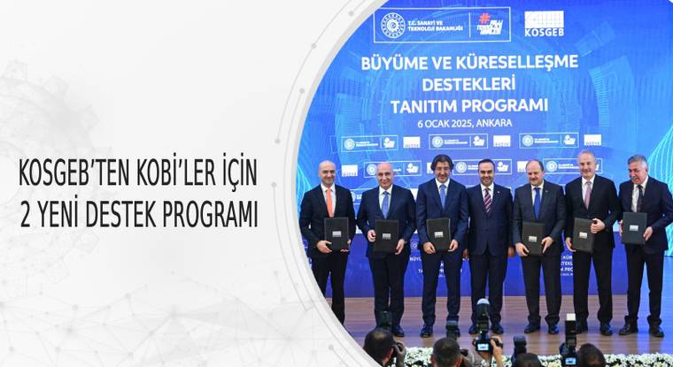 Mavi KOSGEB panosu önünde, ellerinde plaket tutan yedi kişi yan yana duruyor.