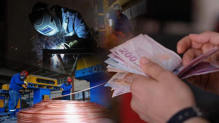 Bir kişinin elinde banknotlar, arka planda kaynak yapan işçiler ve metal tel bobinleri yer alıyor.