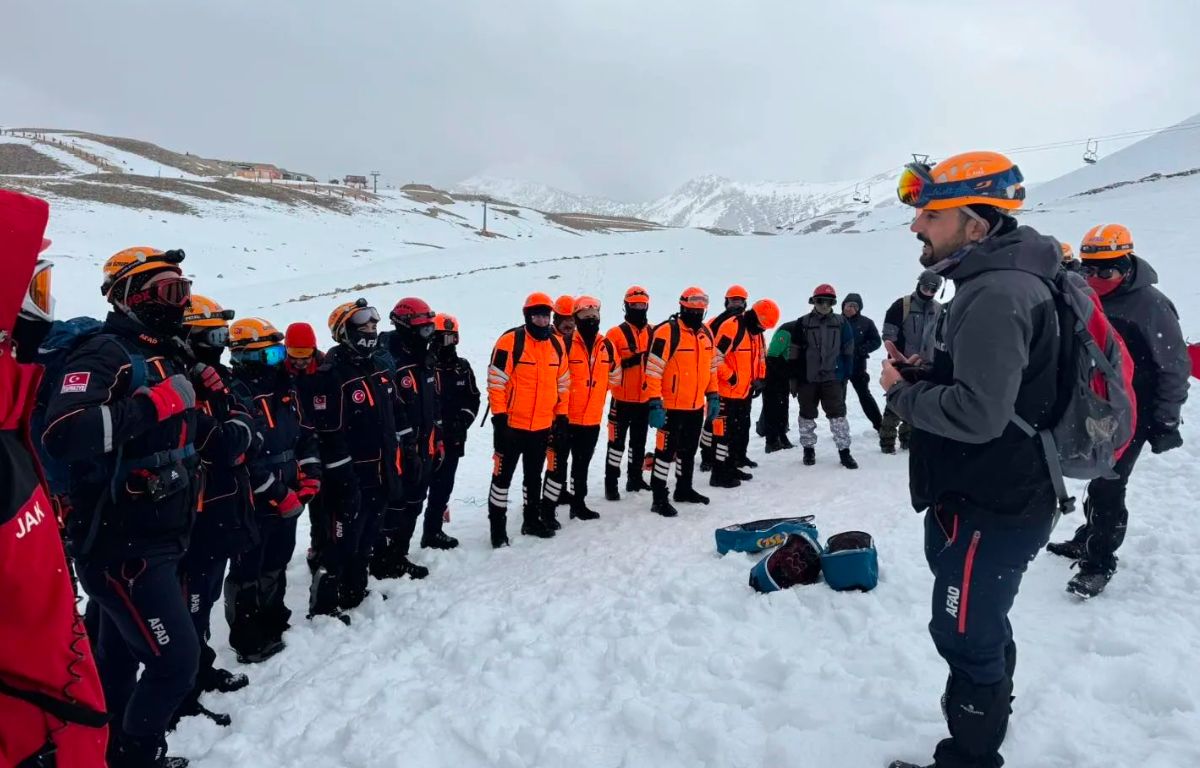 Davraz'da çığ eğitimiyle güvenlik - Birlik Haber Ajansı