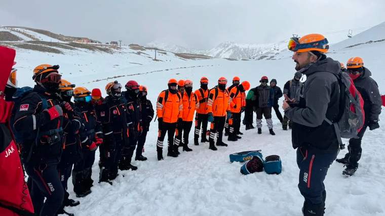 Davraz'da çığ eğitimiyle güvenlik - Birlik Haber Ajansı