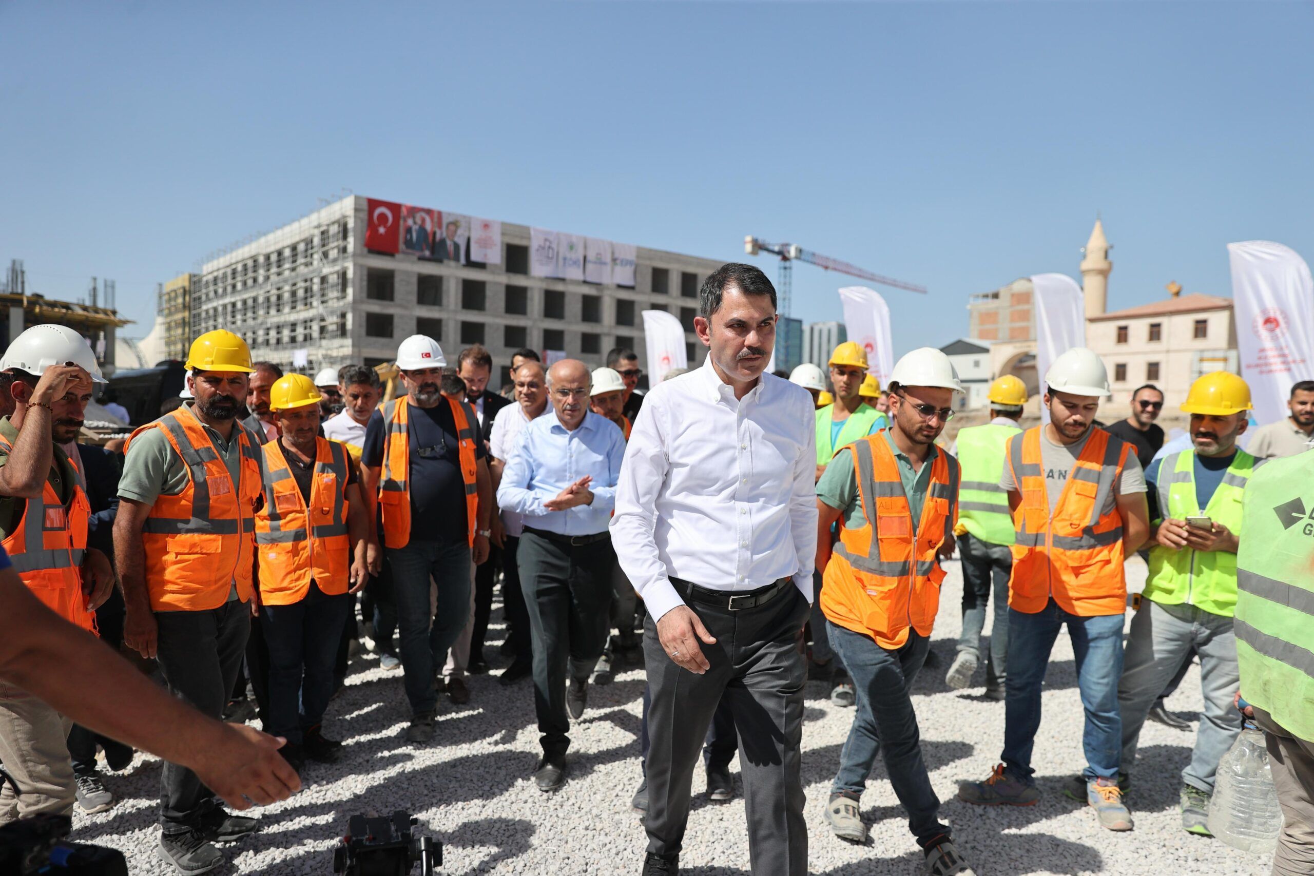 Murat Kurum’a fahri hemşehrilik beratı - Birlik Haber Ajansı